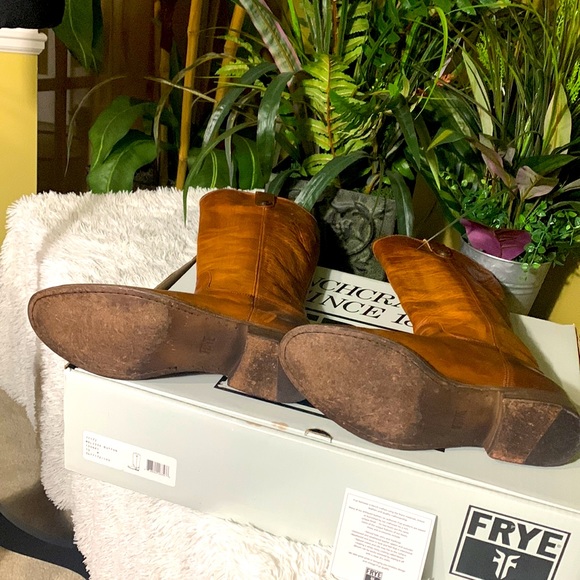 Pre-Owned FRYE Melissa Sutton Boots “THESE ARE A STEAL” - Picture 4 of 6